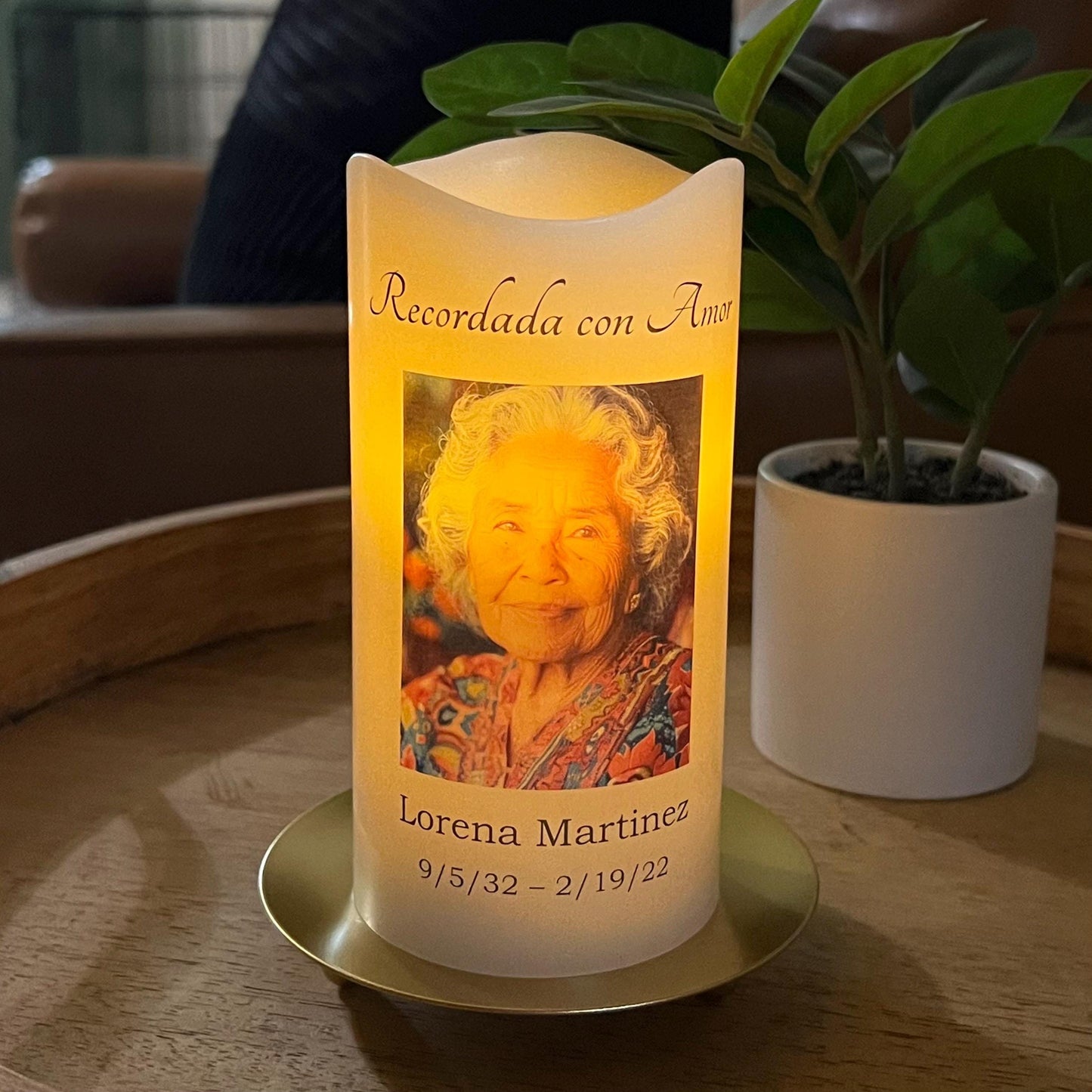Minimalist Spanish Memorial Candle with Photo, Name & Dates | Personalized LED Remembrance Candle with Quote Options