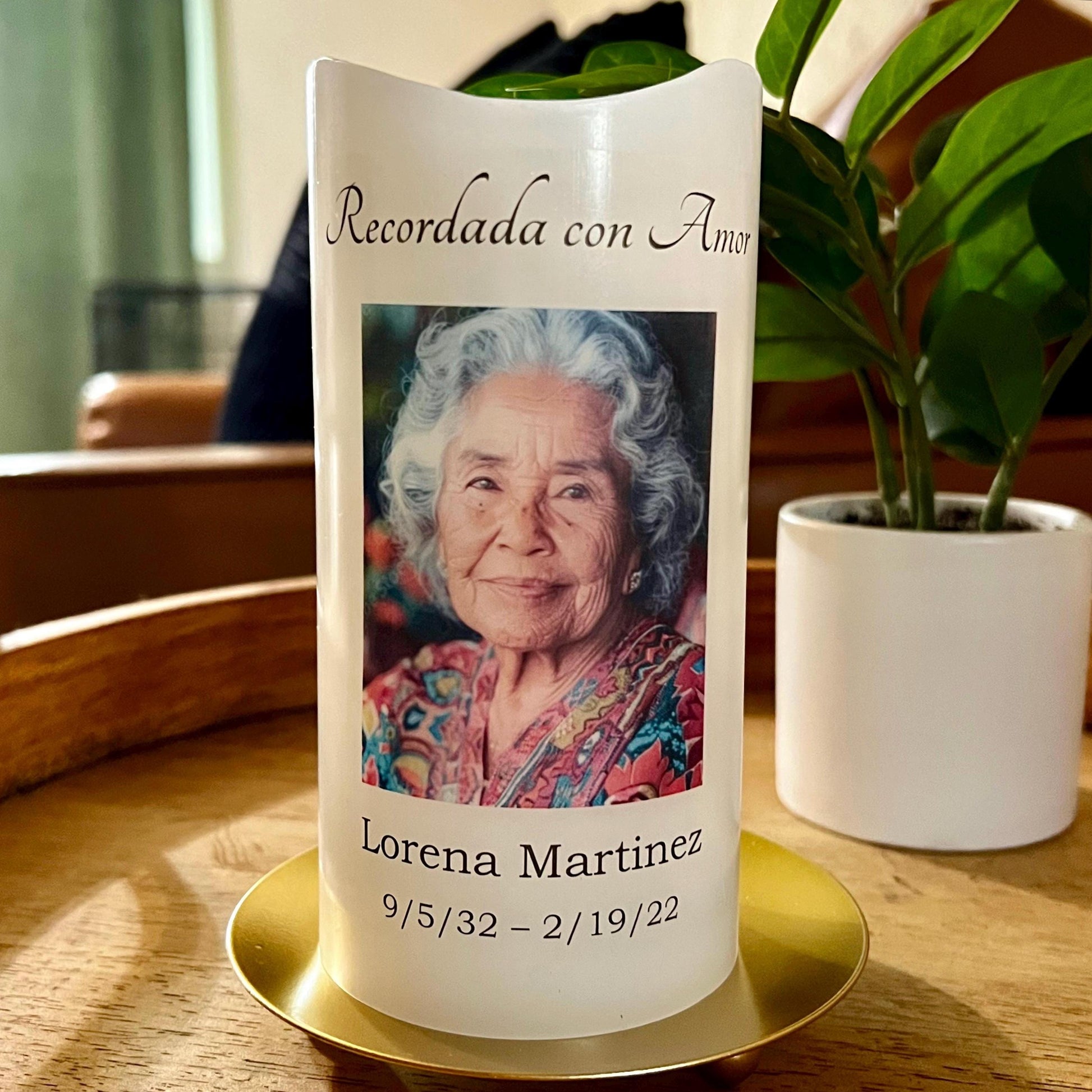 Memorial candle with photo en español for loved one remembrance
