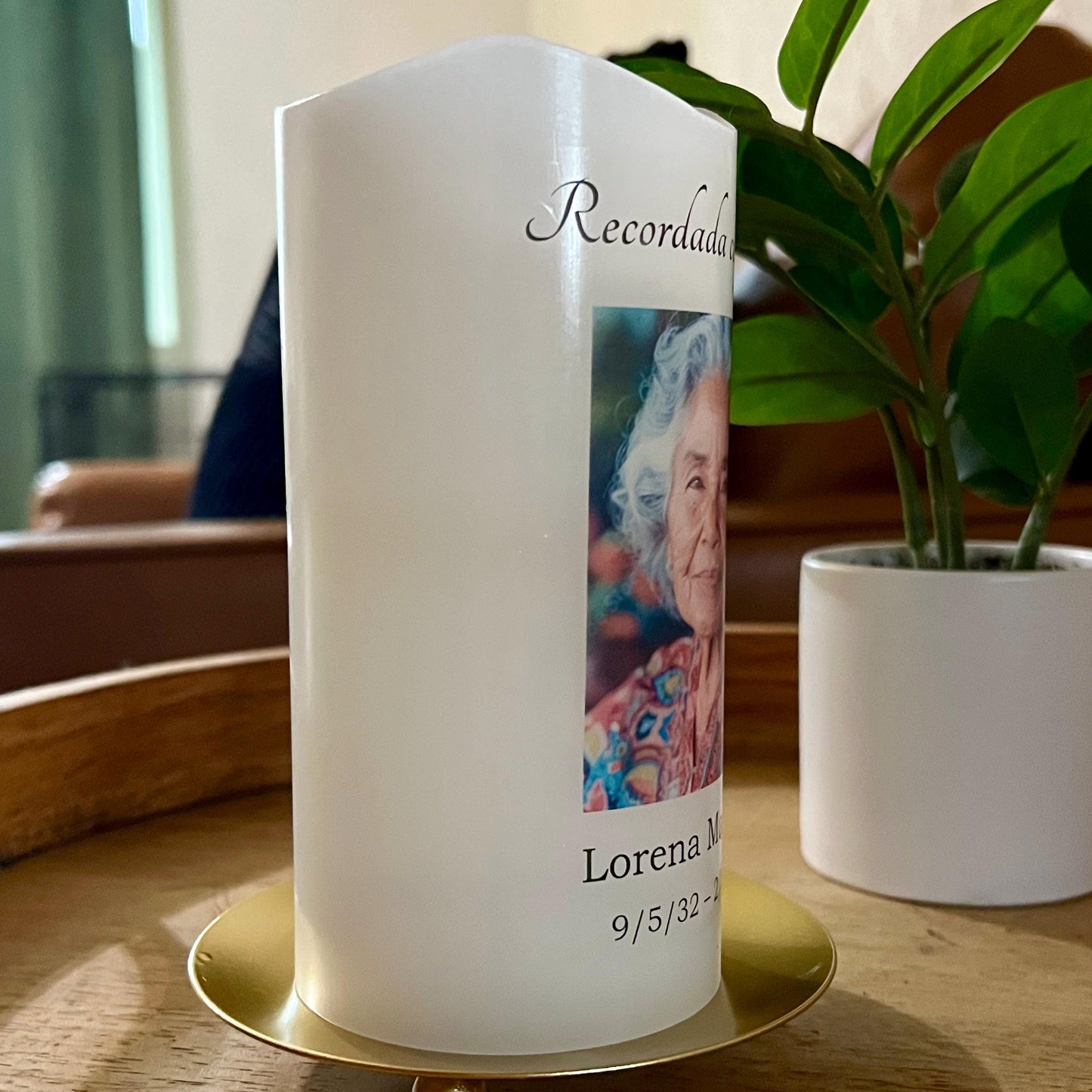 Minimalist Spanish Memorial Candle with Photo, Name & Dates | Personalized LED Remembrance Candle with Quote Options